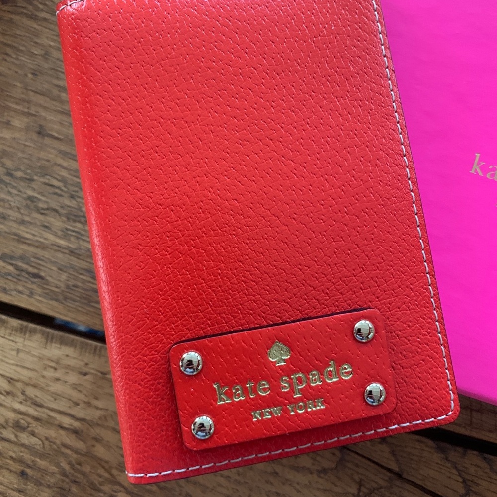 RARE! Kate Spade Passport Holder in GIFT BOX Red Leather - Picture 3 of 15